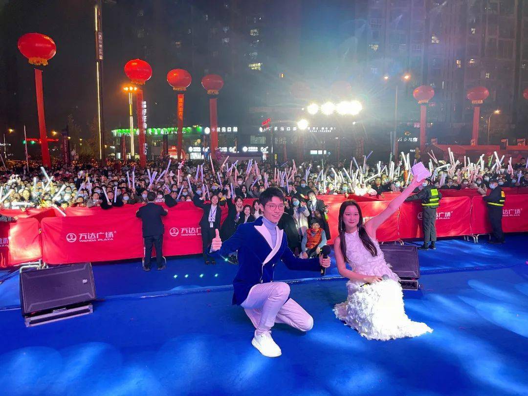澳门6号演唱会，璀璨之夜，星光闪耀的盛宴澳门6号演唱会在哪里举行过了呢视频播放