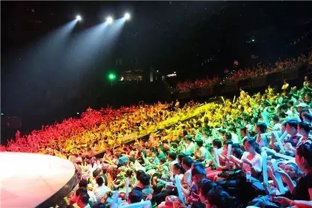 澳门6号演唱会，璀璨星光下的音乐盛宴澳门6号演唱会在哪里举行了呢视频完整版